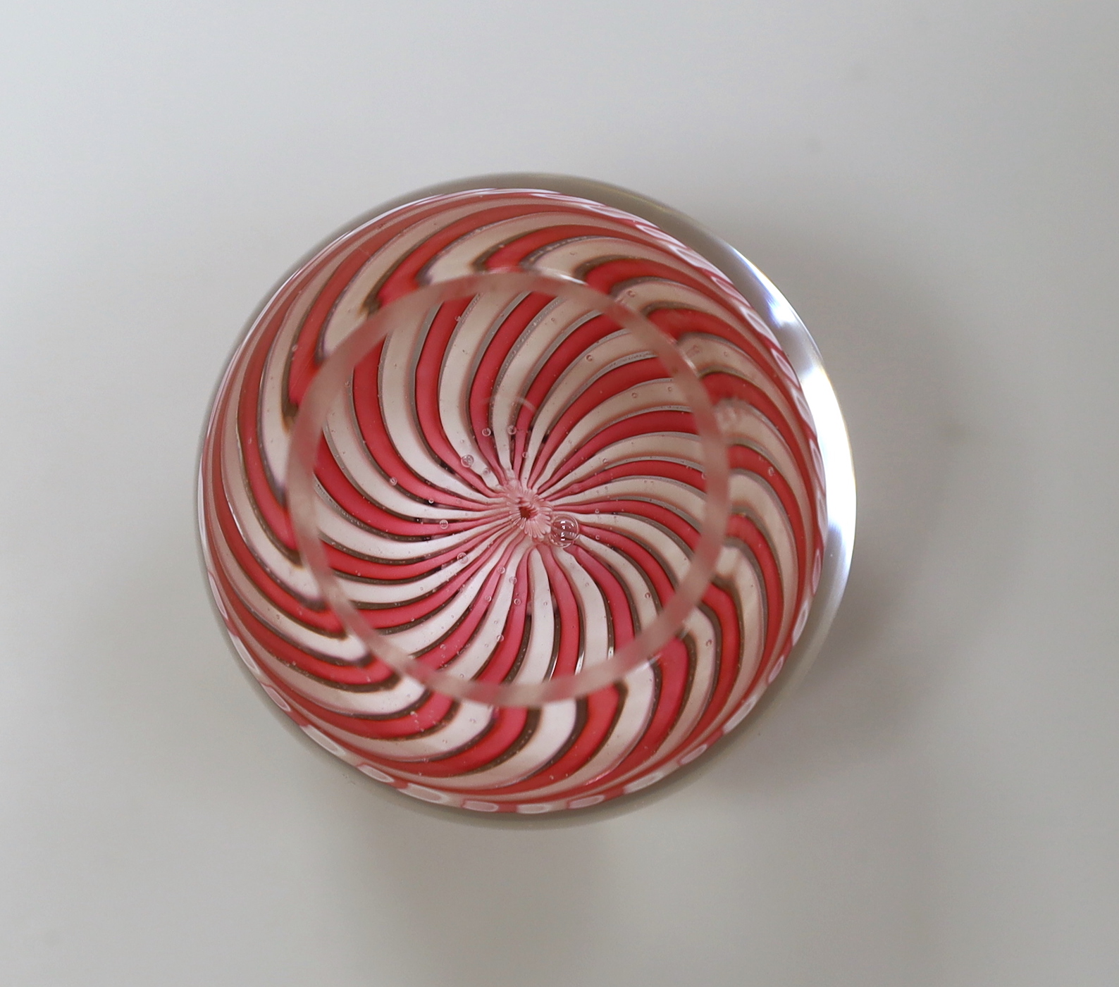 A Clichy swirl paperweight, 4.5cm approximate diameter